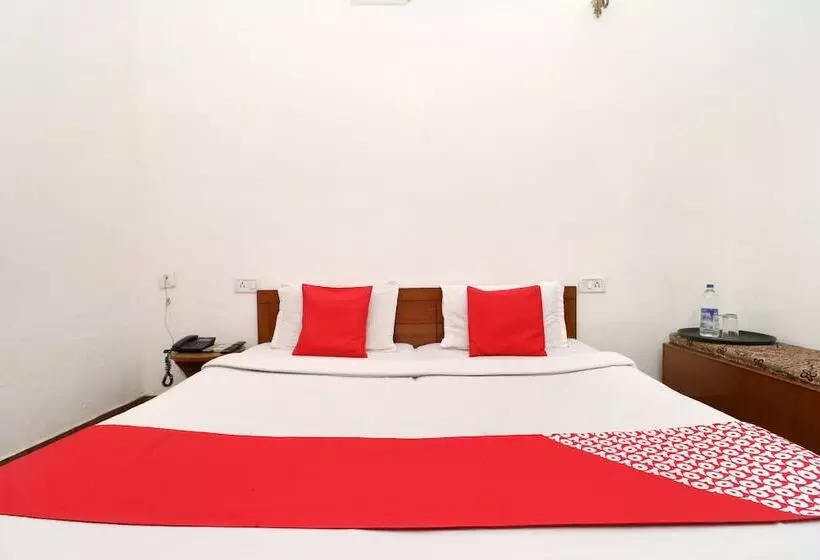 ホテル Singh's 11 By Oyo Rooms