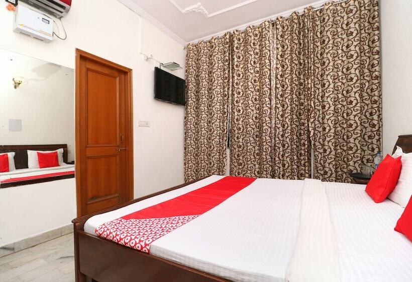 فندق Singh's 11 By Oyo Rooms