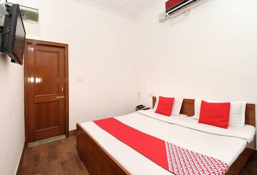 فندق Singh's 11 By Oyo Rooms