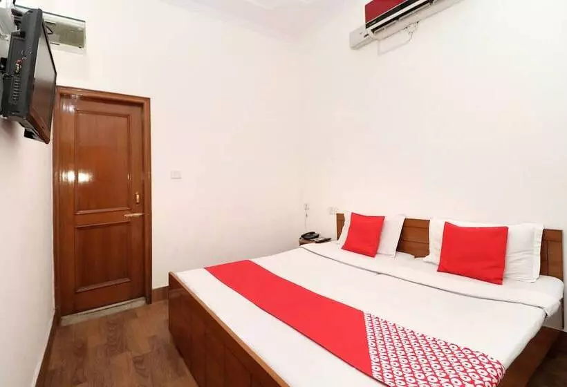 ホテル Singh's 11 By Oyo Rooms