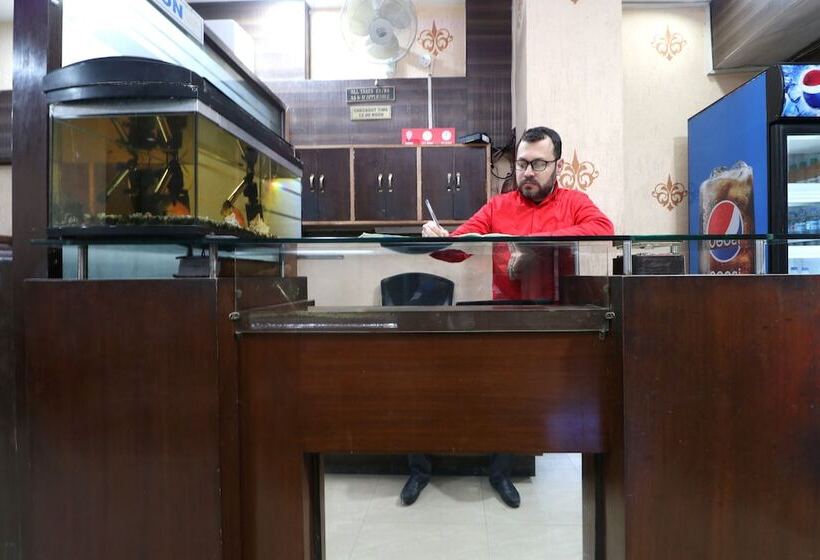 فندق Singh's 11 By Oyo Rooms