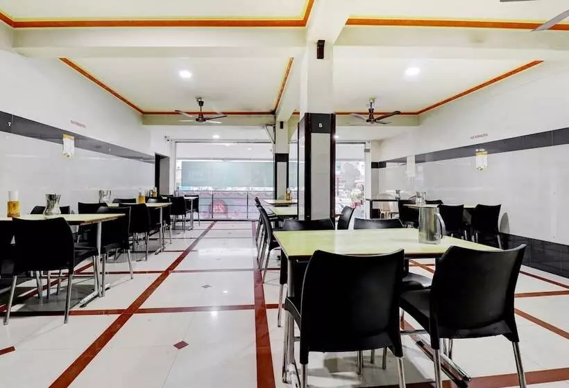 Hotelli Spot On 45551 Surya Lodge