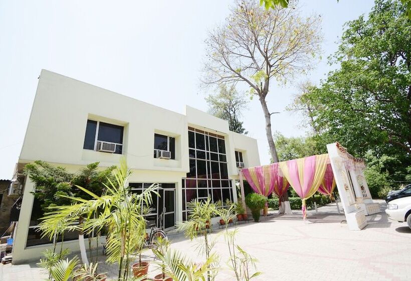 호텔 Tanveer By Oyo Rooms