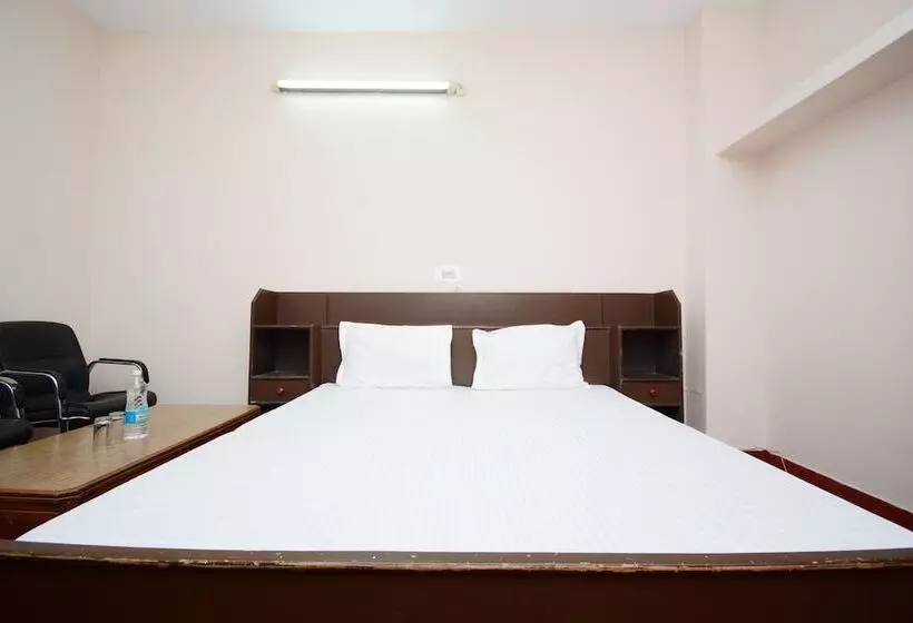 ホテル Tanveer By Oyo Rooms