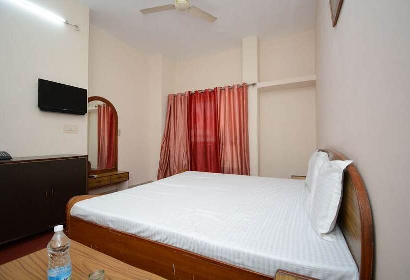 호텔 Tanveer By Oyo Rooms