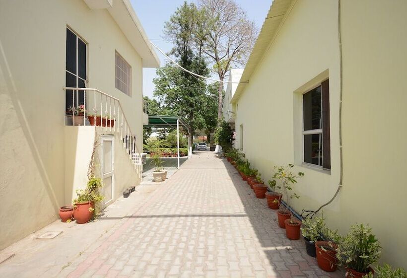 호텔 Tanveer By Oyo Rooms