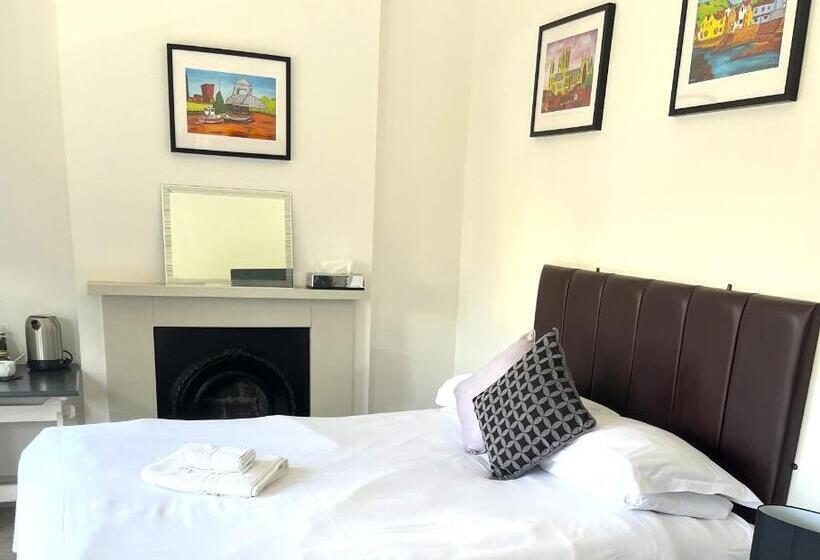 בית מלון כפרי The Chapel House