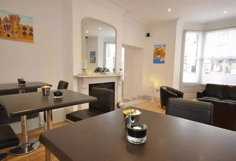 Hotelli The Chapel House