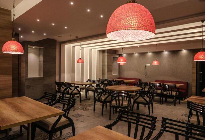 호텔 The Grand Asansol