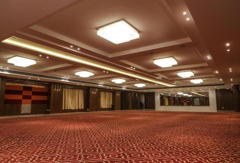 호텔 The Grand Asansol