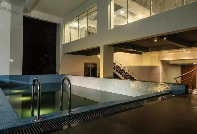 Hotelli The Grand Asansol