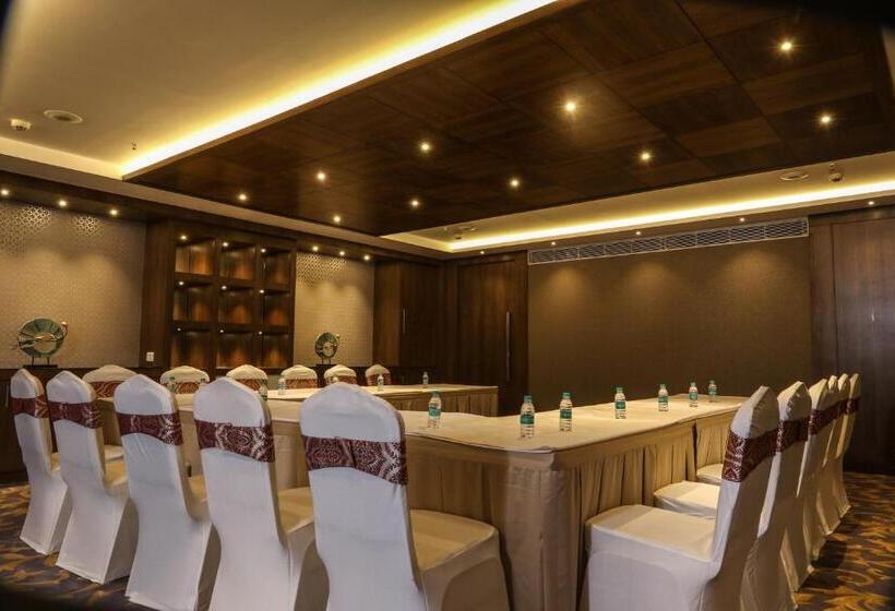 호텔 The Grand Asansol