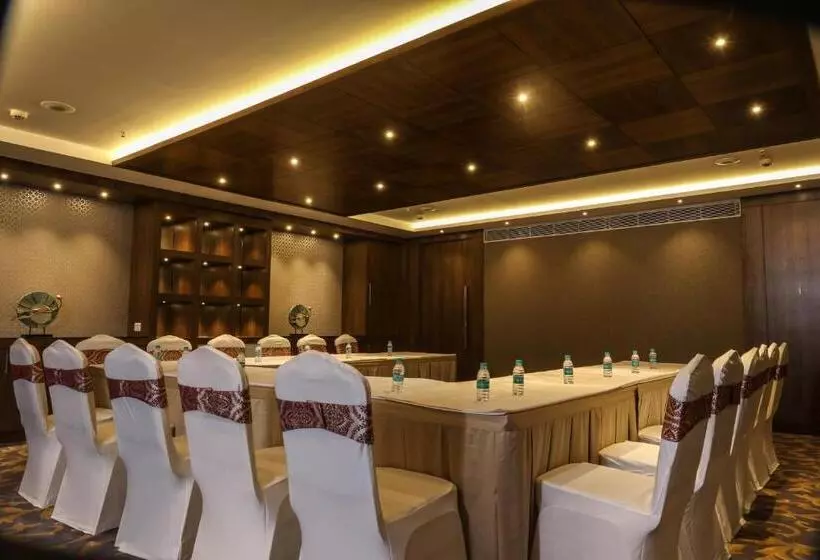 Hotelli The Grand Asansol