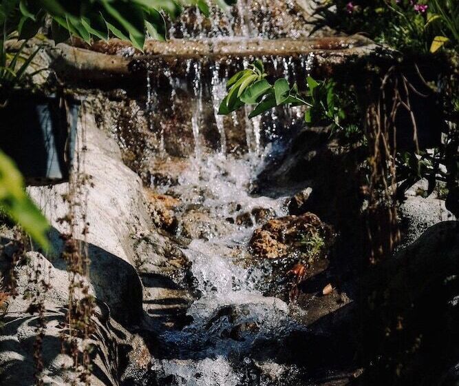 فندق The Nanda Resort