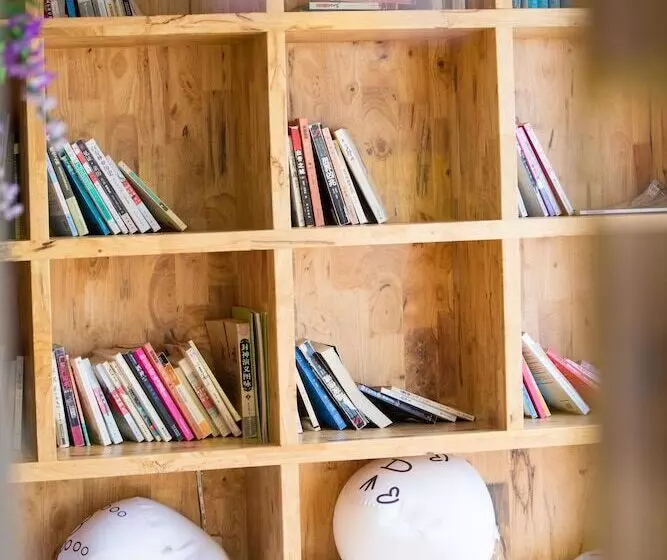 Hotelli The Sea Resort Sanya Seaview Inn