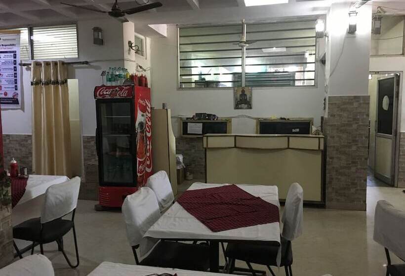 בית מלון כפרי White House