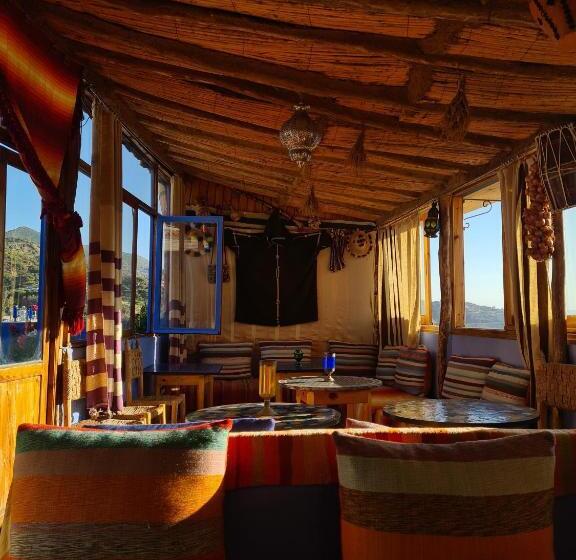 پانسیون Casa Blue Star