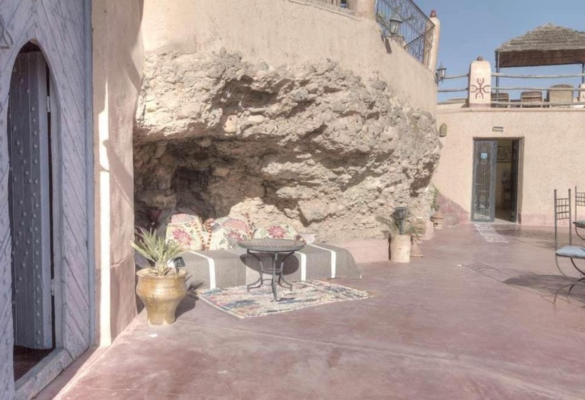 펜션 Kasbah Agoulzi