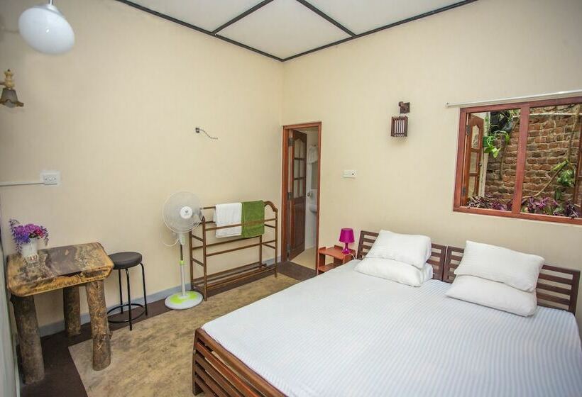 Пансион The Hilltop Eco Homestay