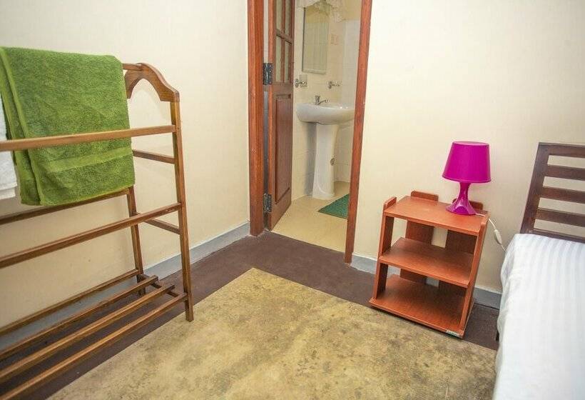 Пансион The Hilltop Eco Homestay