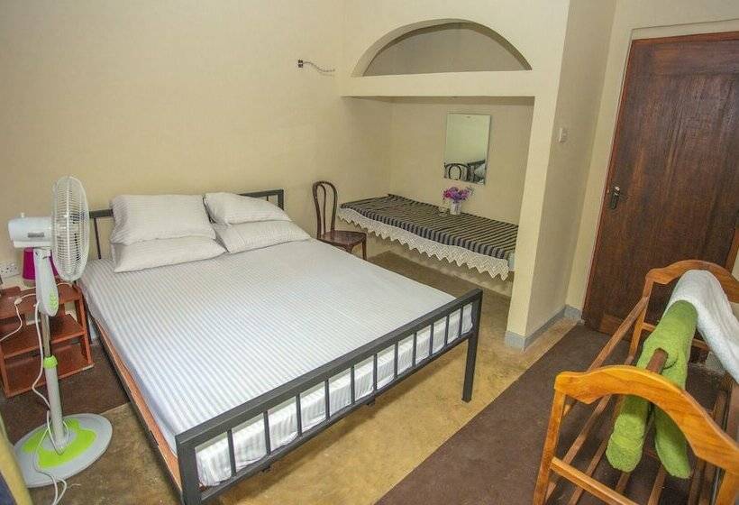 Пансион The Hilltop Eco Homestay