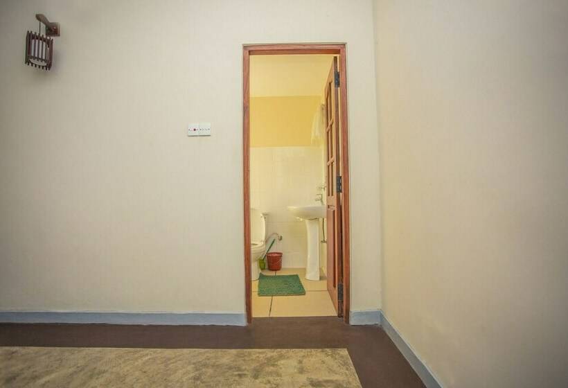 Пансион The Hilltop Eco Homestay