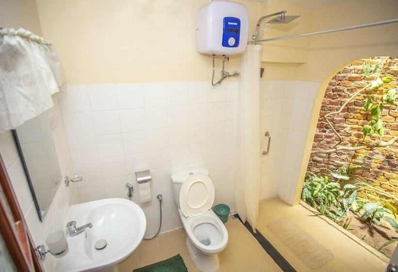 Пансион The Hilltop Eco Homestay