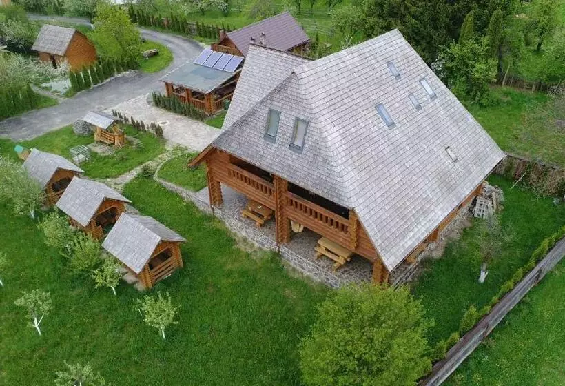 ペンション Vadul Lupilor