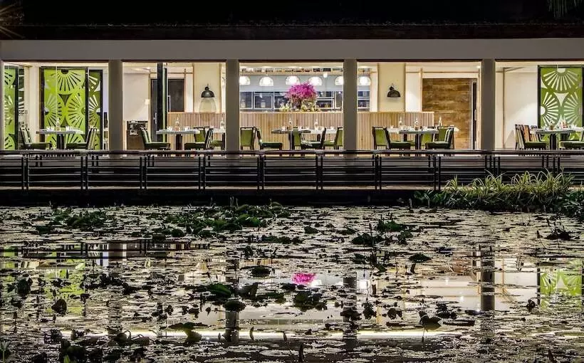 リゾートホテル Rvr Sarovar Portico Dindi