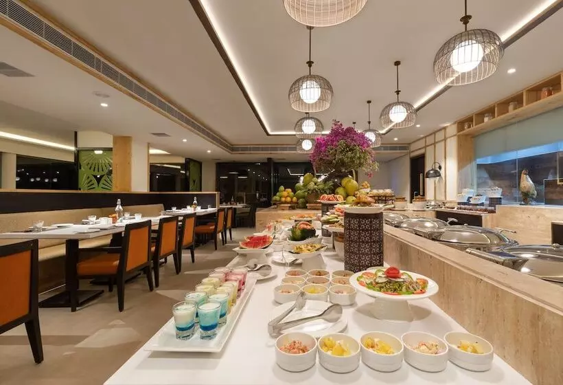 リゾートホテル Rvr Sarovar Portico Dindi