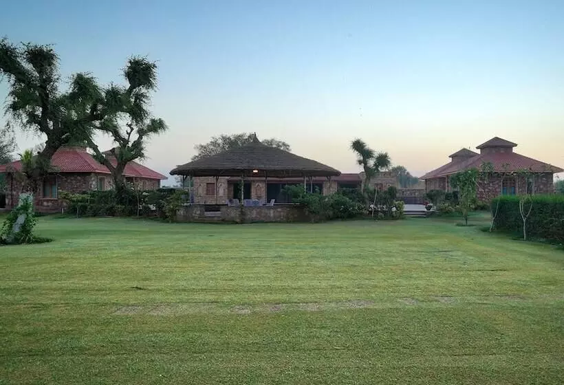 リゾートホテル The Imperial Farm Retreat Jaipur   A Weekend Gateway