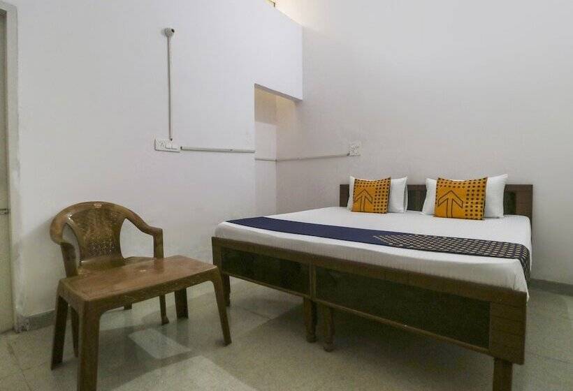 Spot On 47436 Motel Vishesh