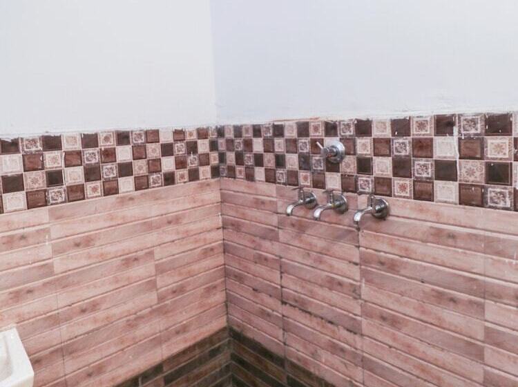 Spot On 47436 Motel Vishesh