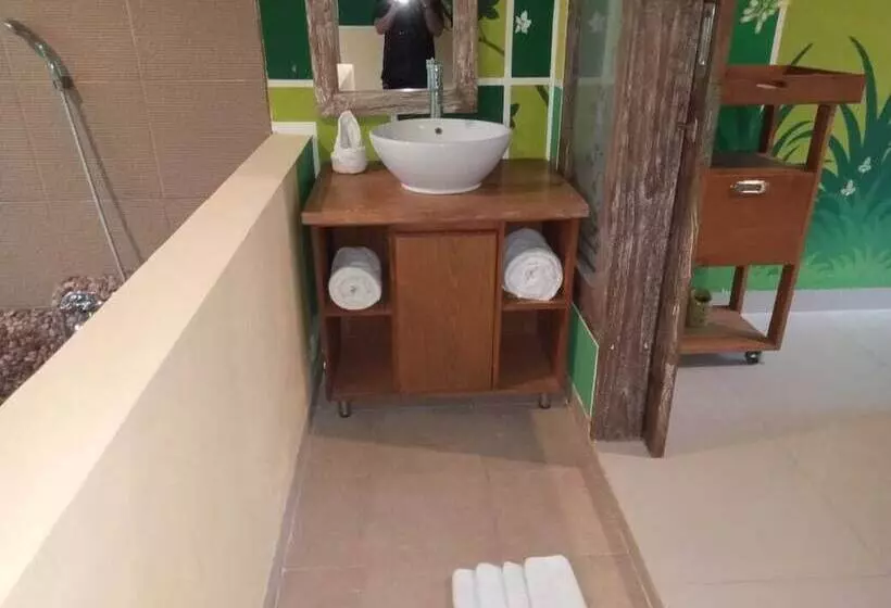 Hotelli Araminth Villa & Spa