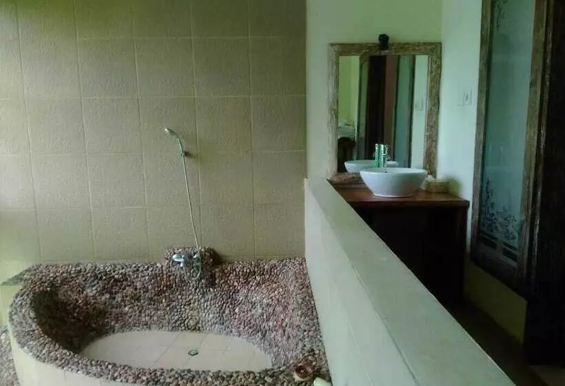 Hotelli Araminth Villa & Spa