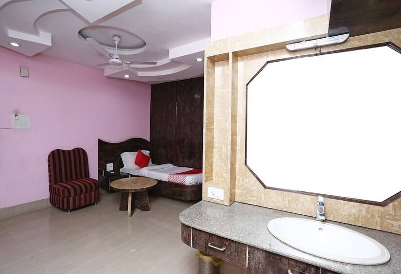 בית מלון כפרי Benjamin By Oyo Rooms