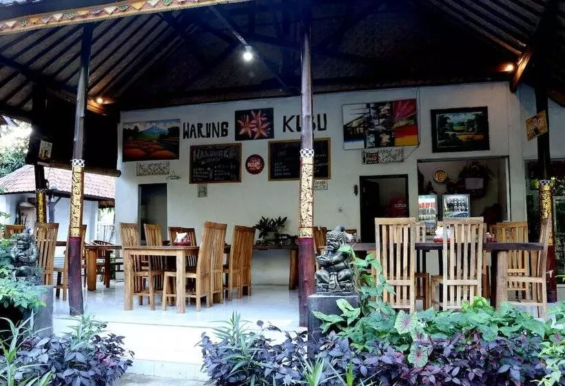 Hotelli Dangin Kubu Bungalow