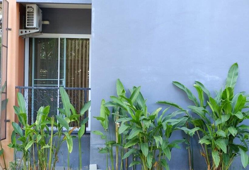 호텔 Iyara Apartment