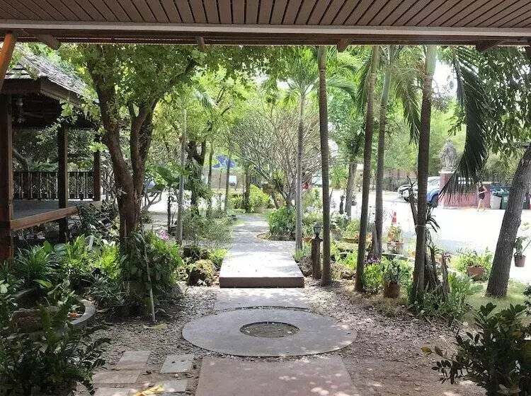 ホテル Iyara Apartment