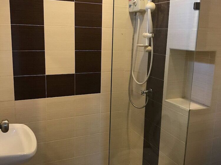 호텔 Iyara Apartment