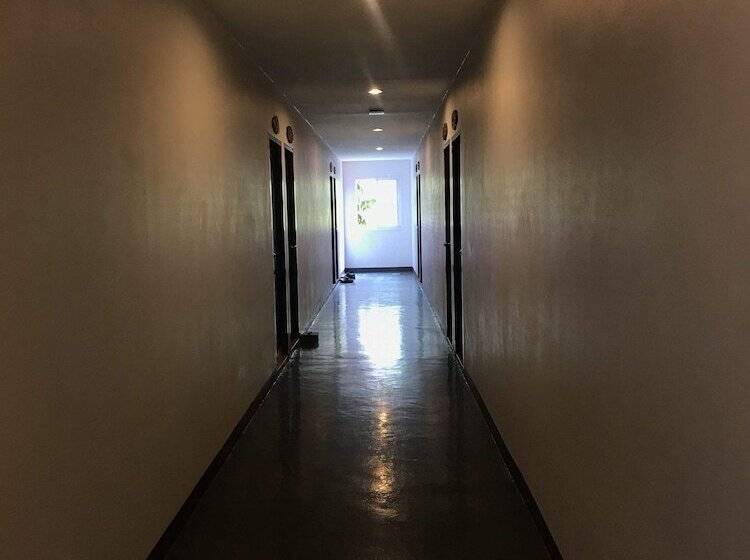 호텔 Iyara Apartment