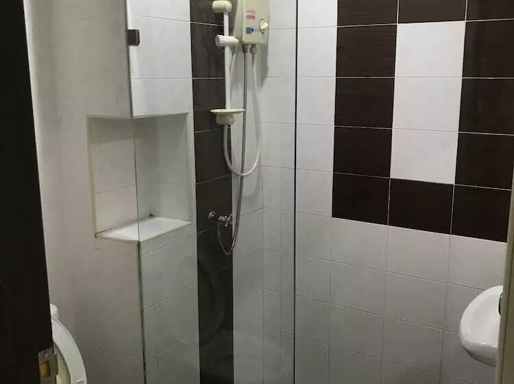 ホテル Iyara Apartment