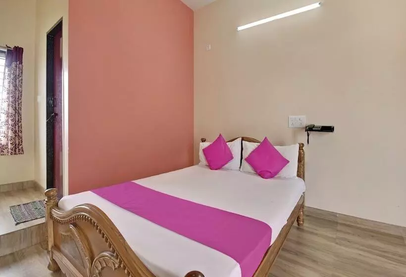 Hotelli Spot On 48860 Anil Lodge