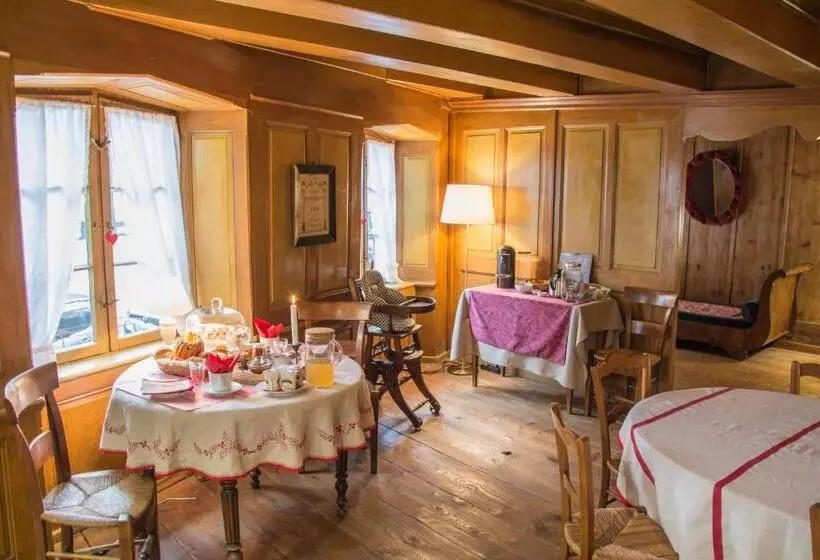 ペンション Unter Der Linde