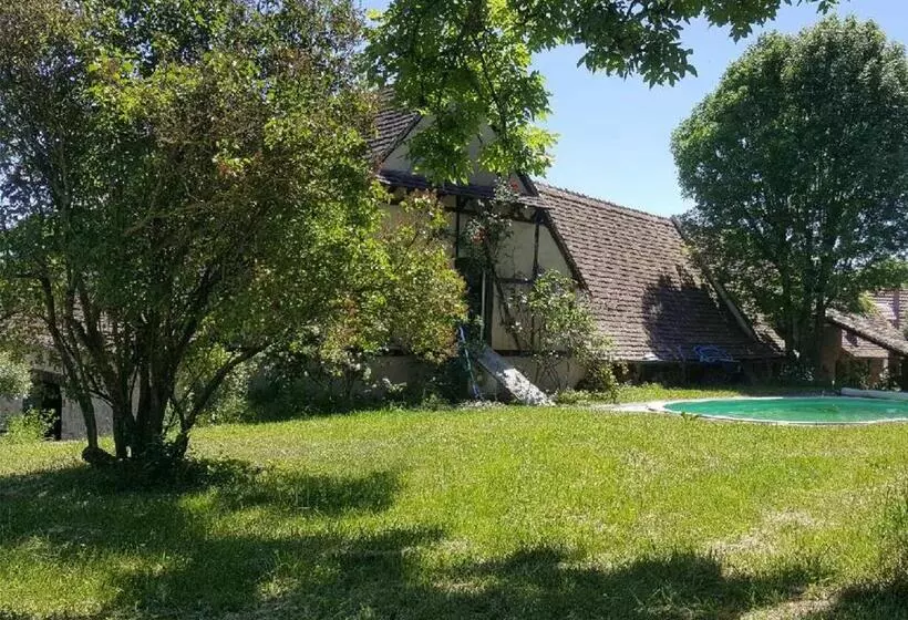 ペンション Unter Der Linde