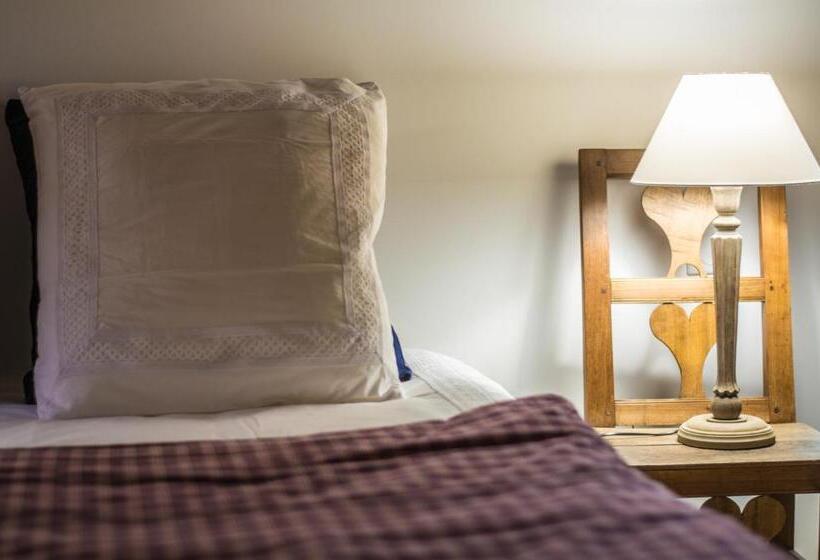 بنسيون Unter Der Linde