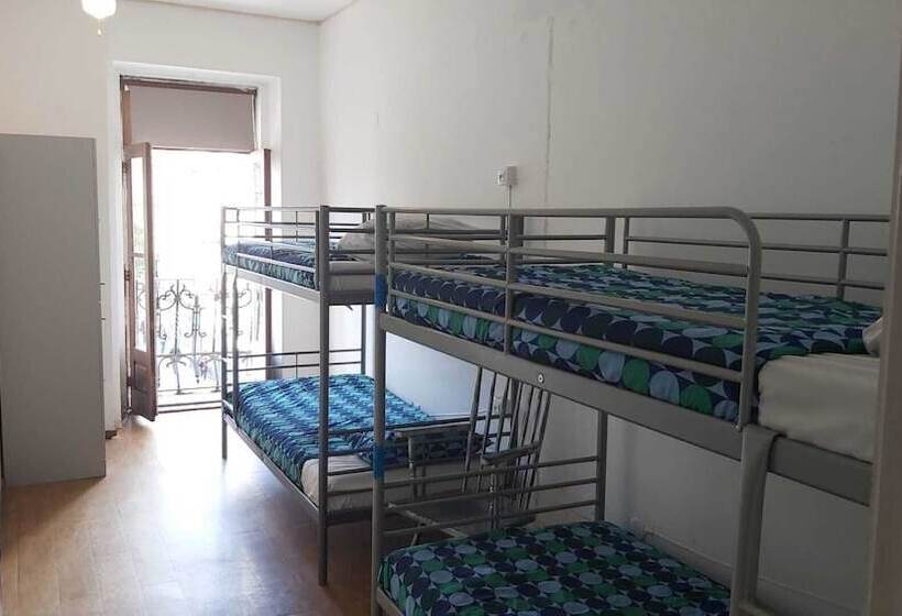 Porto Downtown Hostel