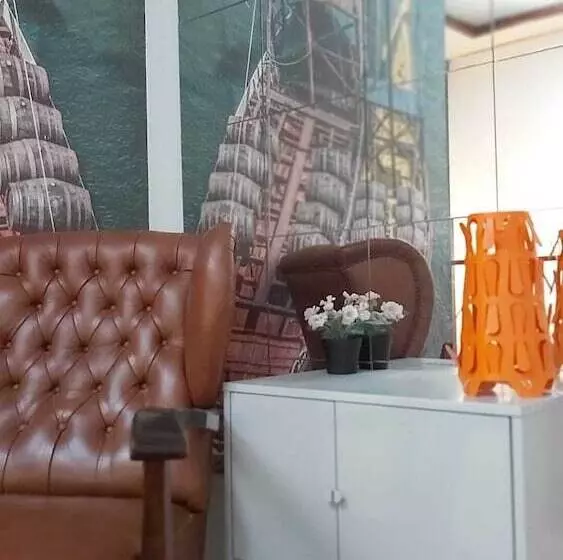 Porto Downtown Hostel