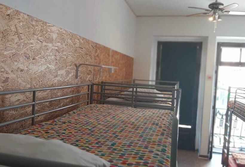 Porto Downtown Hostel