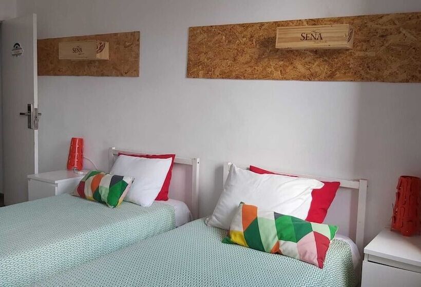 Porto Downtown Hostel